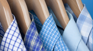 Hemden auf Kleiderbügel: Produkte der bAV